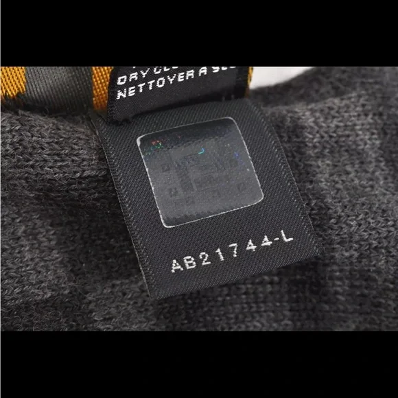 Authentic Fendi scarf Woolen Scarf - Picture 3 of 12